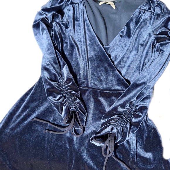 Urban Outfitters Velvet Surplice Playsuit
Size XS - Picture 10 of 11